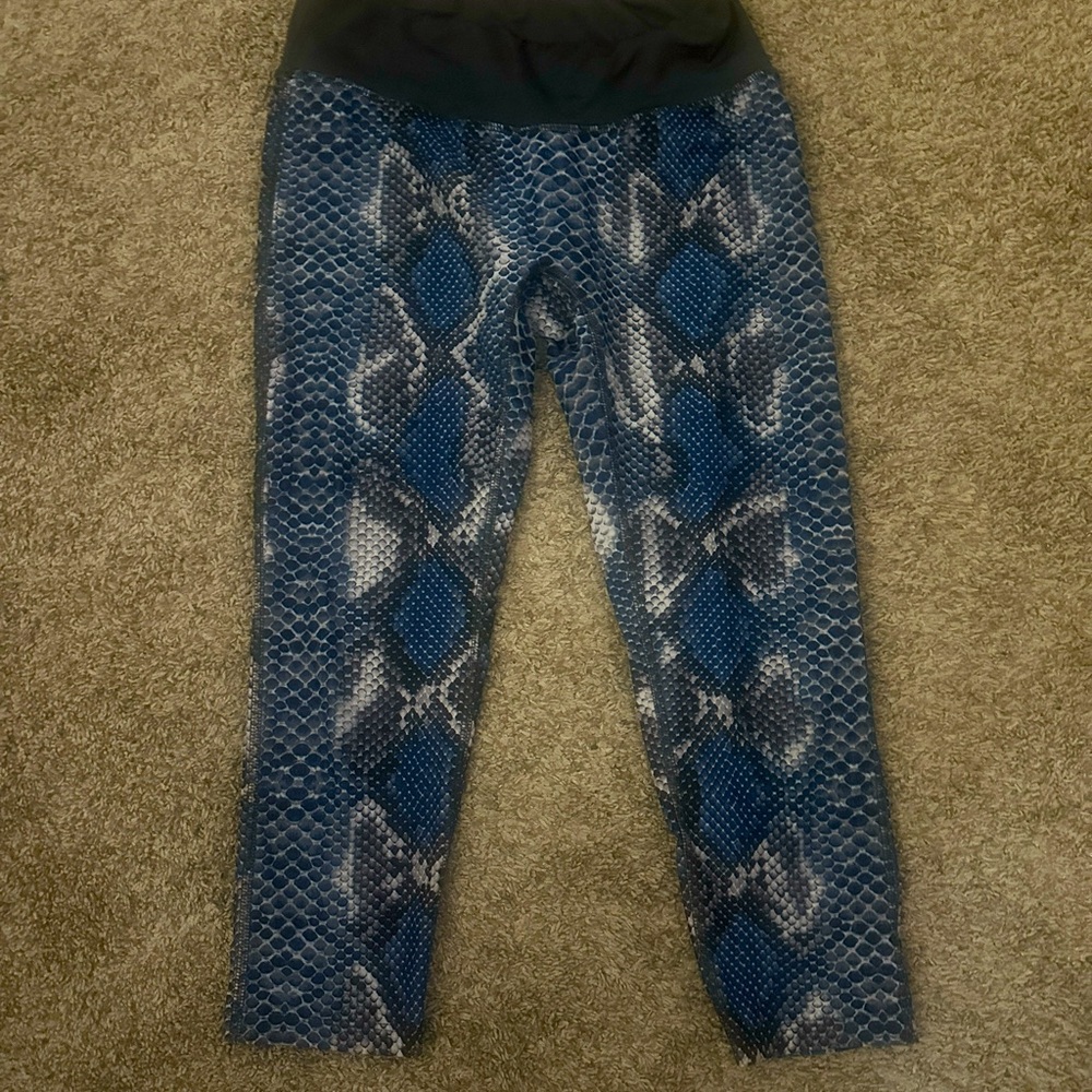 Prism capri workout legging